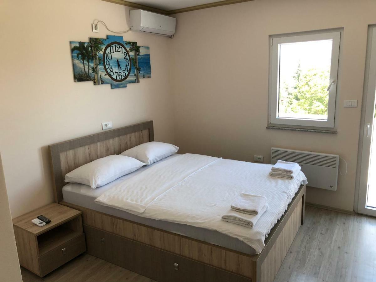 Kubi Hotel Struga Luaran gambar