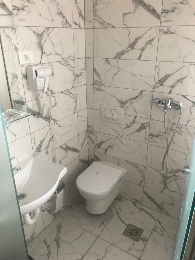 Kubi Hotel Struga Luaran gambar