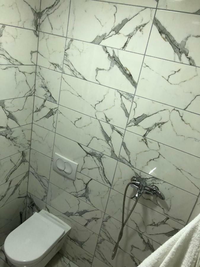 Kubi Hotel Struga Luaran gambar